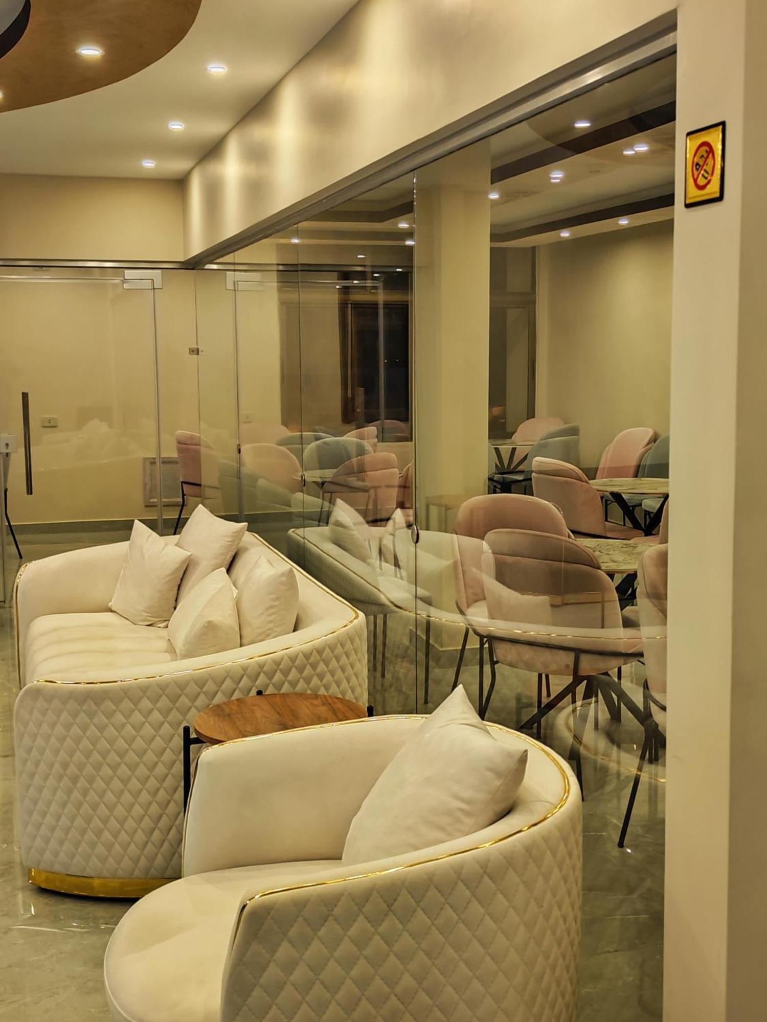 Rakan Aparthotel And Luxury Rooms Wadi Musa Esterno foto